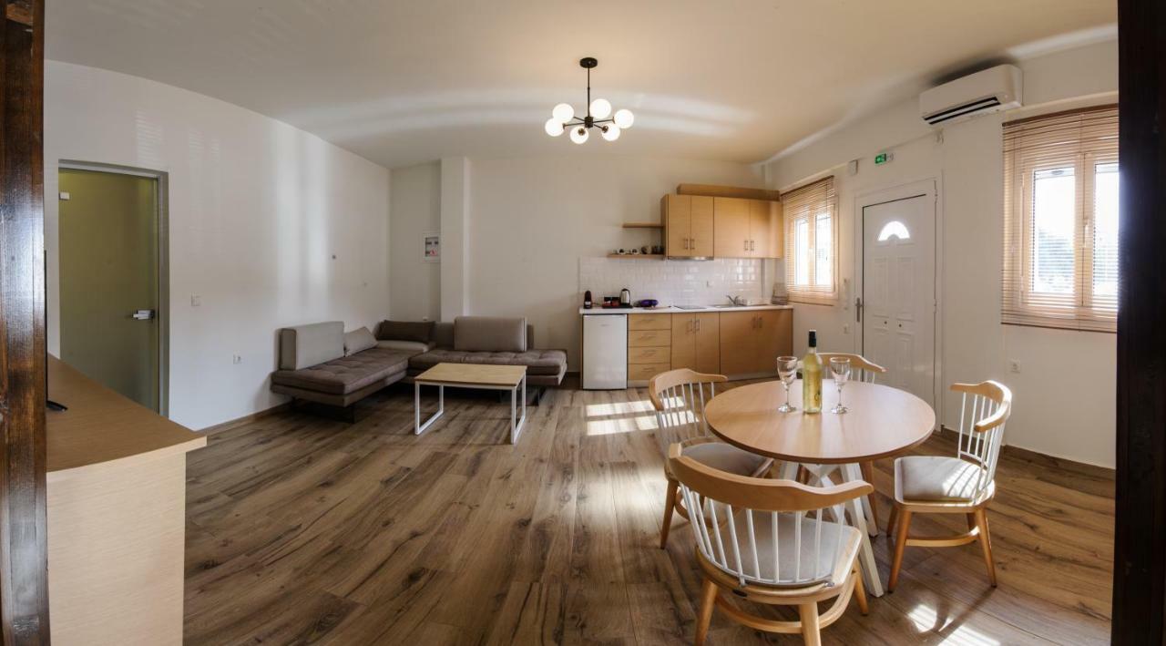Status Luxury Apartments And Penthouse 파르가 외부 사진