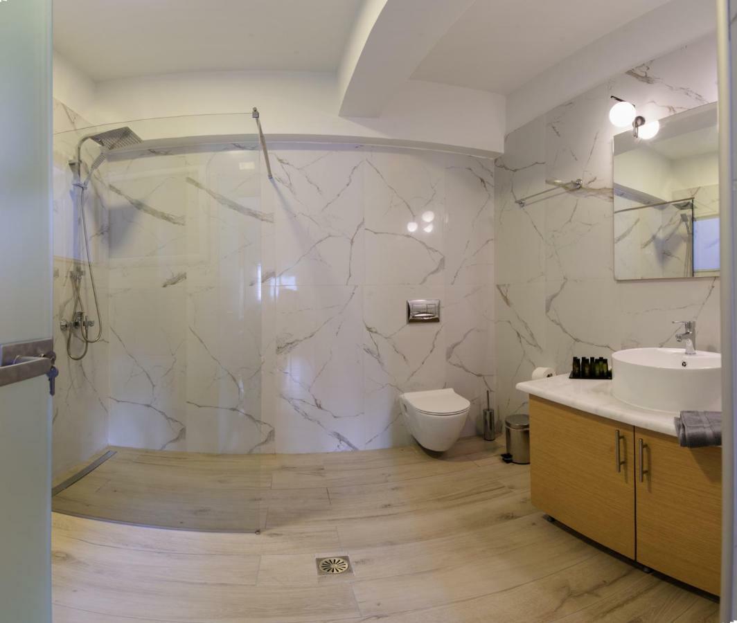 Status Luxury Apartments And Penthouse 파르가 외부 사진