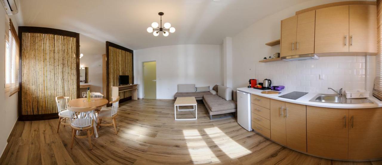 Status Luxury Apartments And Penthouse 파르가 외부 사진
